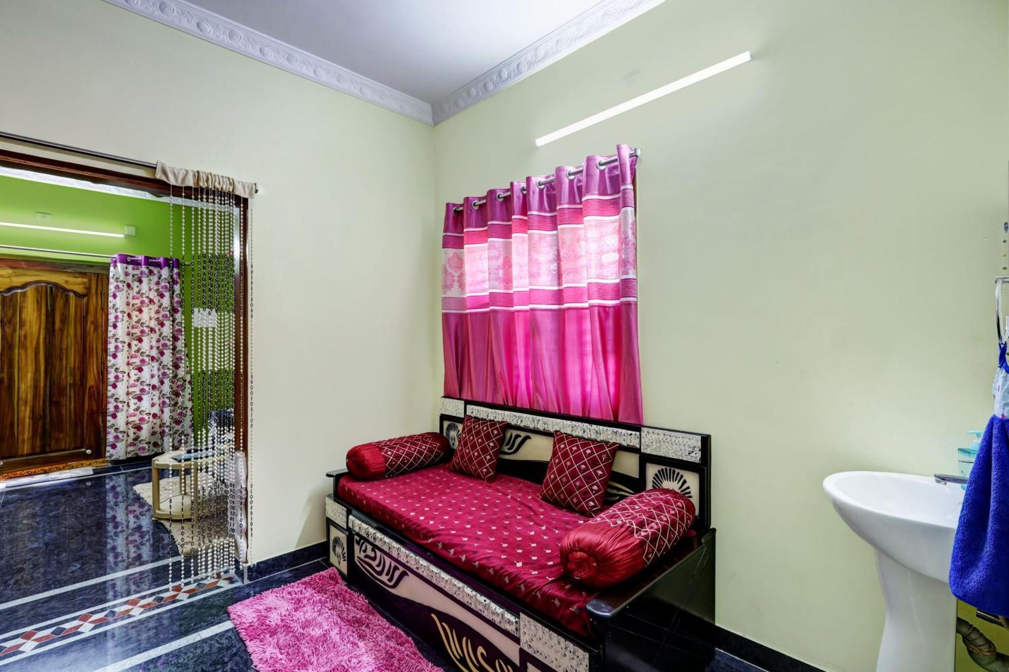 Sri Sakthi Home Stay - Beyond The Expectations- 10 To 15 Minutes Drive From Railway Station And Bus Station Tirupati Exteriör bild